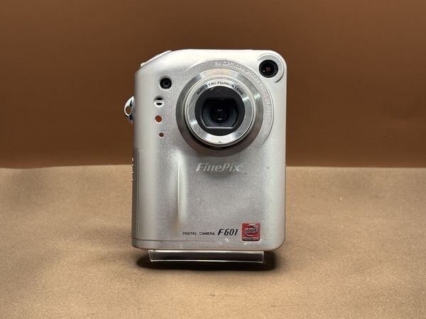 FUJIFILM/フジフィルム/FinePix F601/デジカメ/デジタルカメラ/コンパクトカメラ/YCH2603019