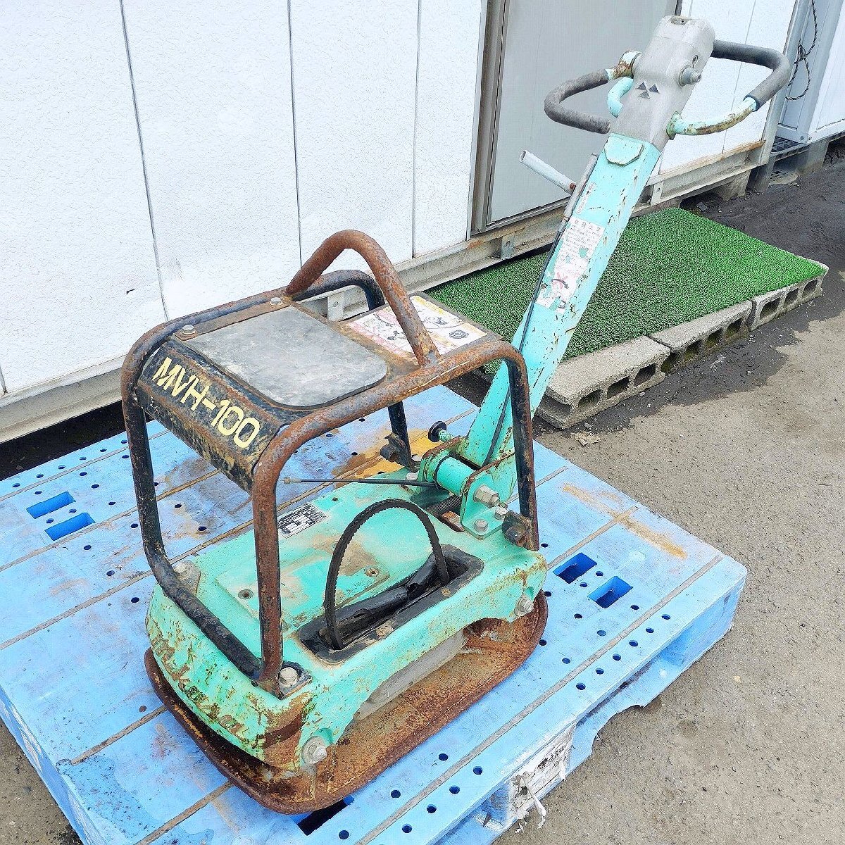 MIKASA 三笠 バイブロプレート プレートコンパクター MVH-100A プレートのみ エンジンなし 転圧 土木 建設 工事　ジャンク