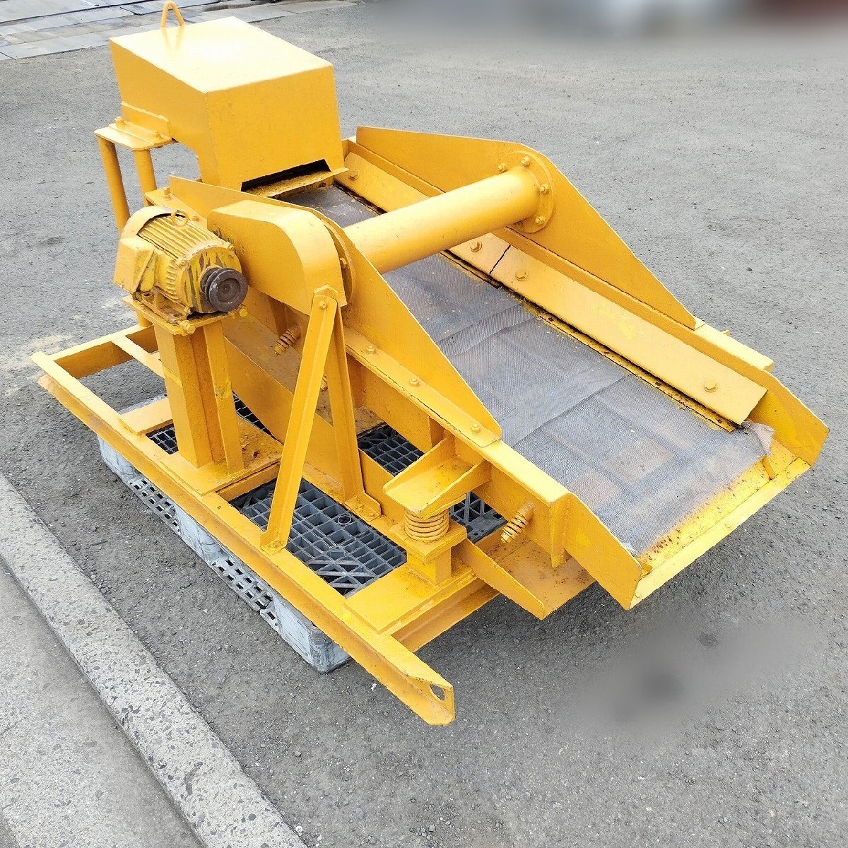 【店頭渡しのみ 愛媛】振動スクリーン 振動ふるい機 電動モーター式 選別機 三相200V ボーリング 土砂 砕石 ジャンク