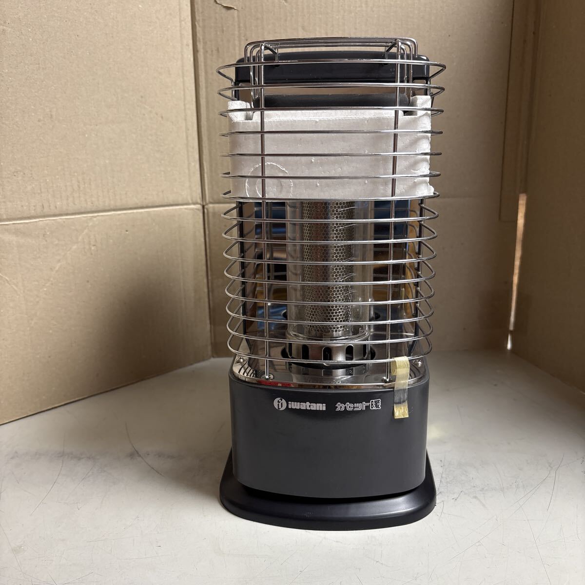 A868/ イワタニ ホースノンカセット暖 持ち運び ガスストーブ カセットボンベ使用 岩谷 CB-5 