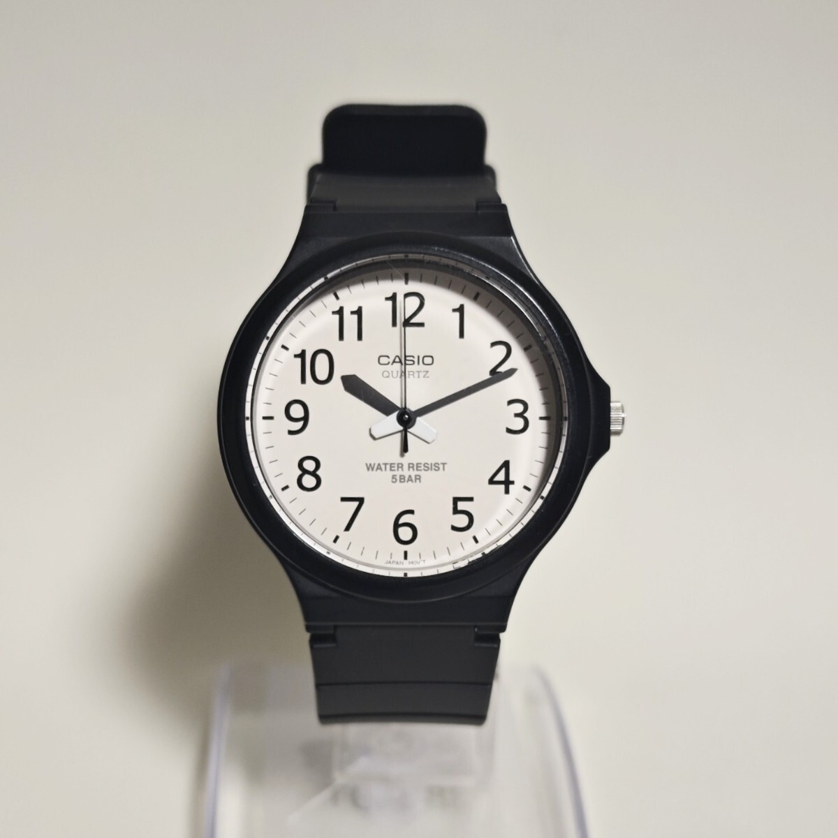 美品 CASIO MW-240 アナログ クオーツ 3針 ホワイト文字盤