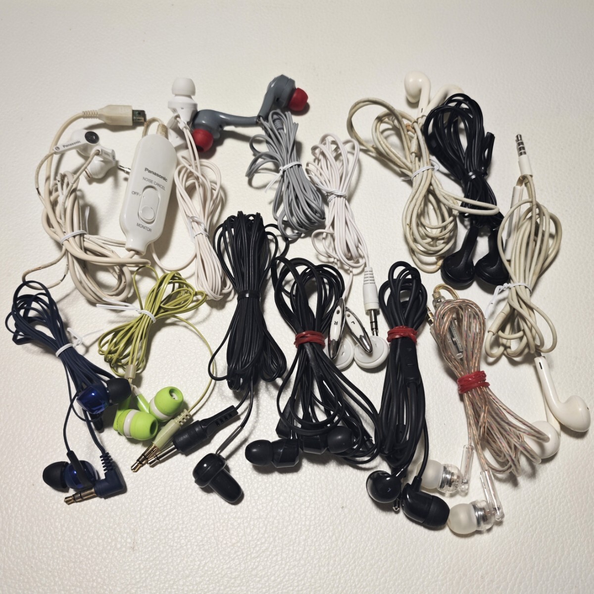 1円スタート イヤホン まとめて 