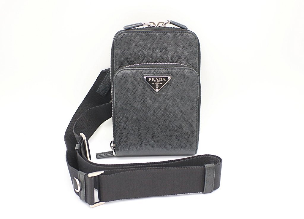 ■ プラダ サフィアーノ スマートフォンケース トライアングルロゴ 2ZH126 053 PRADA 中古品 z_b