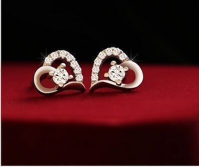 【送料無料】ブリリアントダイヤモンドＣＺハートパヴェピアスSV