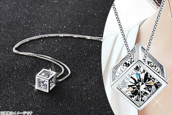 【ベネチアチェーン使用！！送料無料！！】ブリリアントスクエアインペンダントネックレスSV