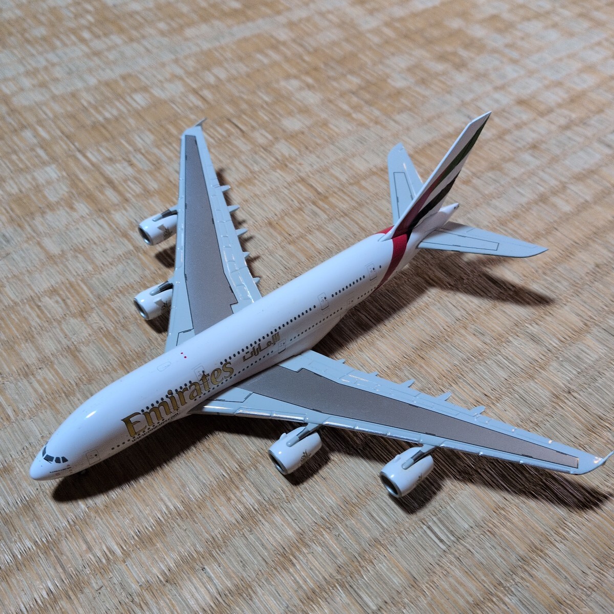 エミレーツ航空エアバスA380型機A6-EDE　現状品