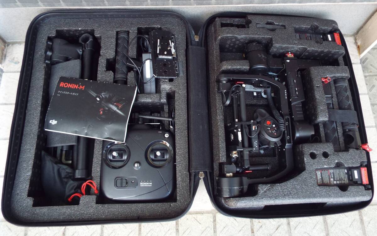 中古 ★　dji RONIN-M ジンバル一眼レフ 専用ケース・バッテリー 　セット (ジャンク扱い）