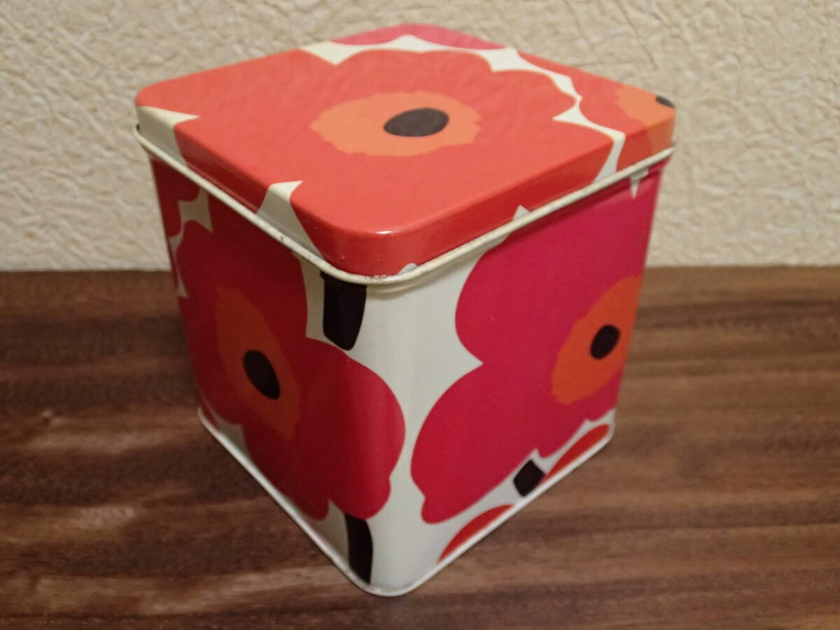 ◎マリメッコ　◎marimekko　◎ブリキ缶　小物入れ