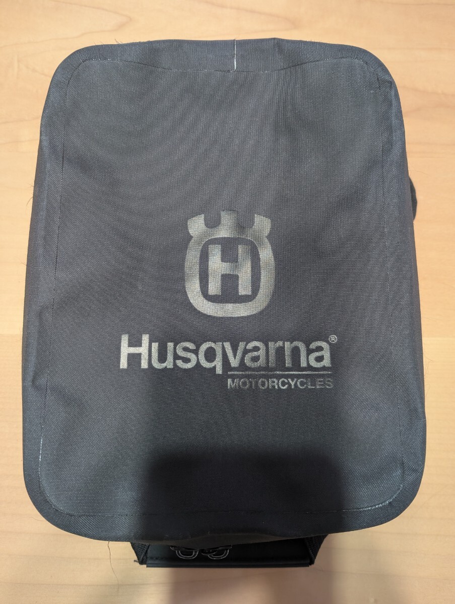 ハスクバーナ　スヴァルトピレン 401 純正　タンクバッグ　svartpilen 401
