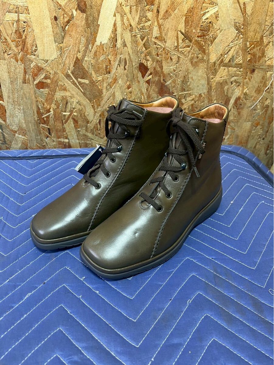 『11-105』メフィスト　レディース　２２、５センチ　未使用