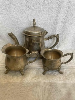 アンティーク　ティーポット・クリーマー　シュガーポット　セット　銀製