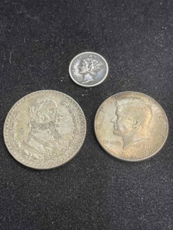 メキシコ　１ペソ銀貨　アメリカ　ハーフダラー銀貨　１ダイム銀貨　３枚セット