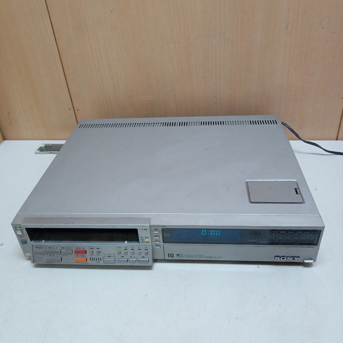 TK7241 通電OK　ジャンク品★SONY　SL-F11★4DD駆動ベータビデオデッキ高級機★ソニー　日本製 0428