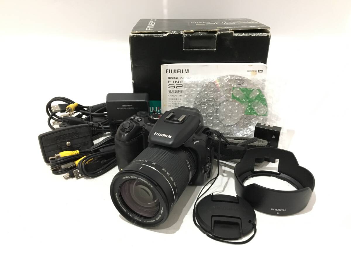 ★ FUJIFILM FINEPIX S200 EXR ★ 通電確認済 コンパクトデジタルカメラ バッテリー チャージャー 使用説明書 箱入り フジフィルム