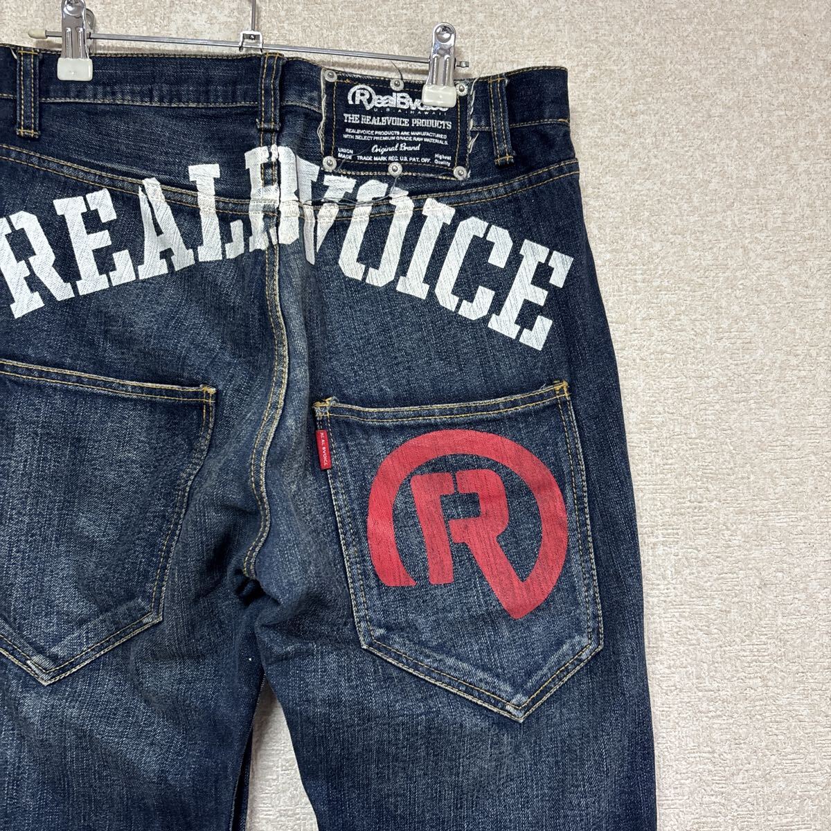 Real Bvoiceデニムパンツ W30 リアルビーボイス USA HAWAII ロゴプリント ビッグロゴ ストレート インディゴ ジーンズ メンズ