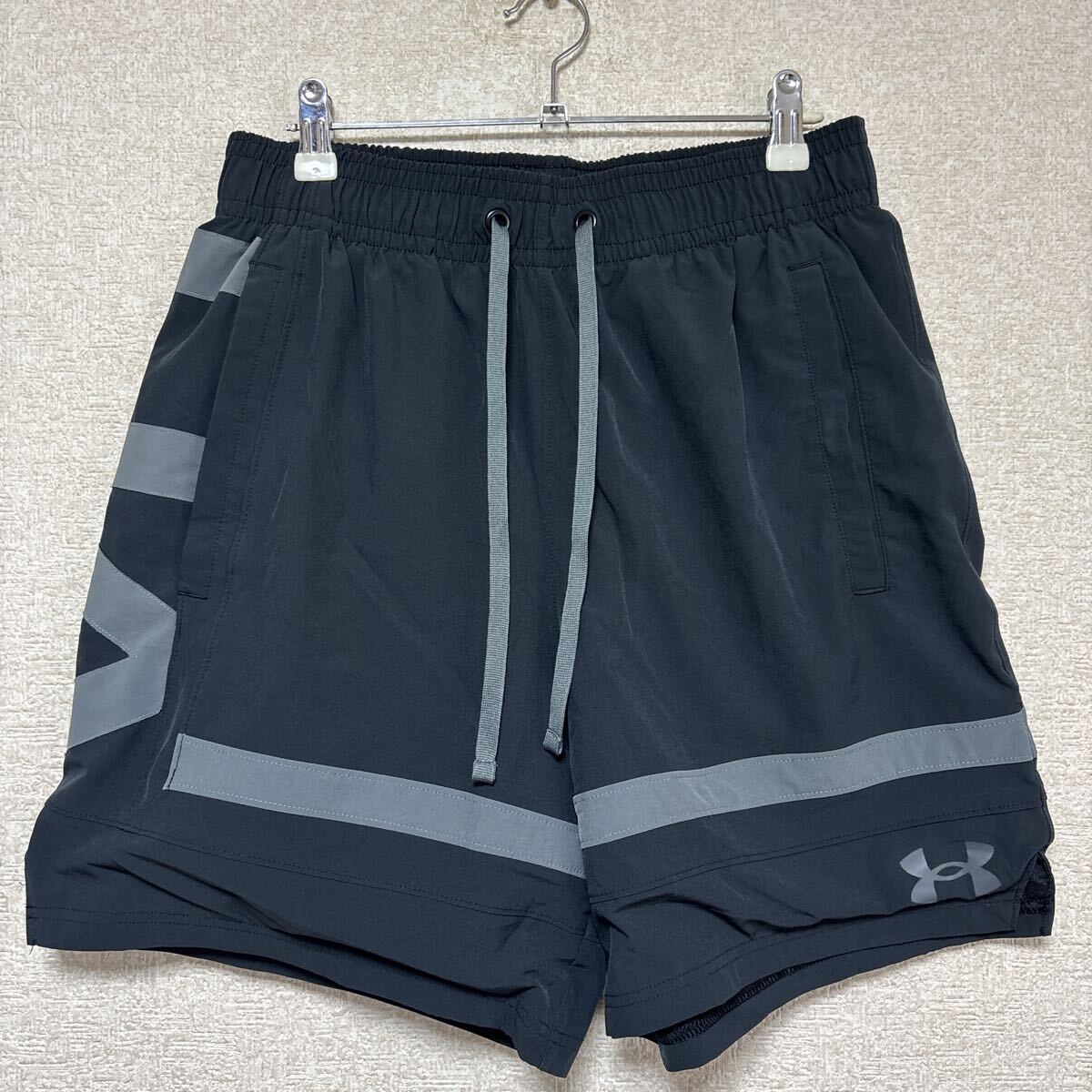 UNDER ARMOUR アンダーアーマー ショートパンツ LG メンズL相当 ブラック ナイロン ハーフパンツ スポーツ トレーニング ランニング