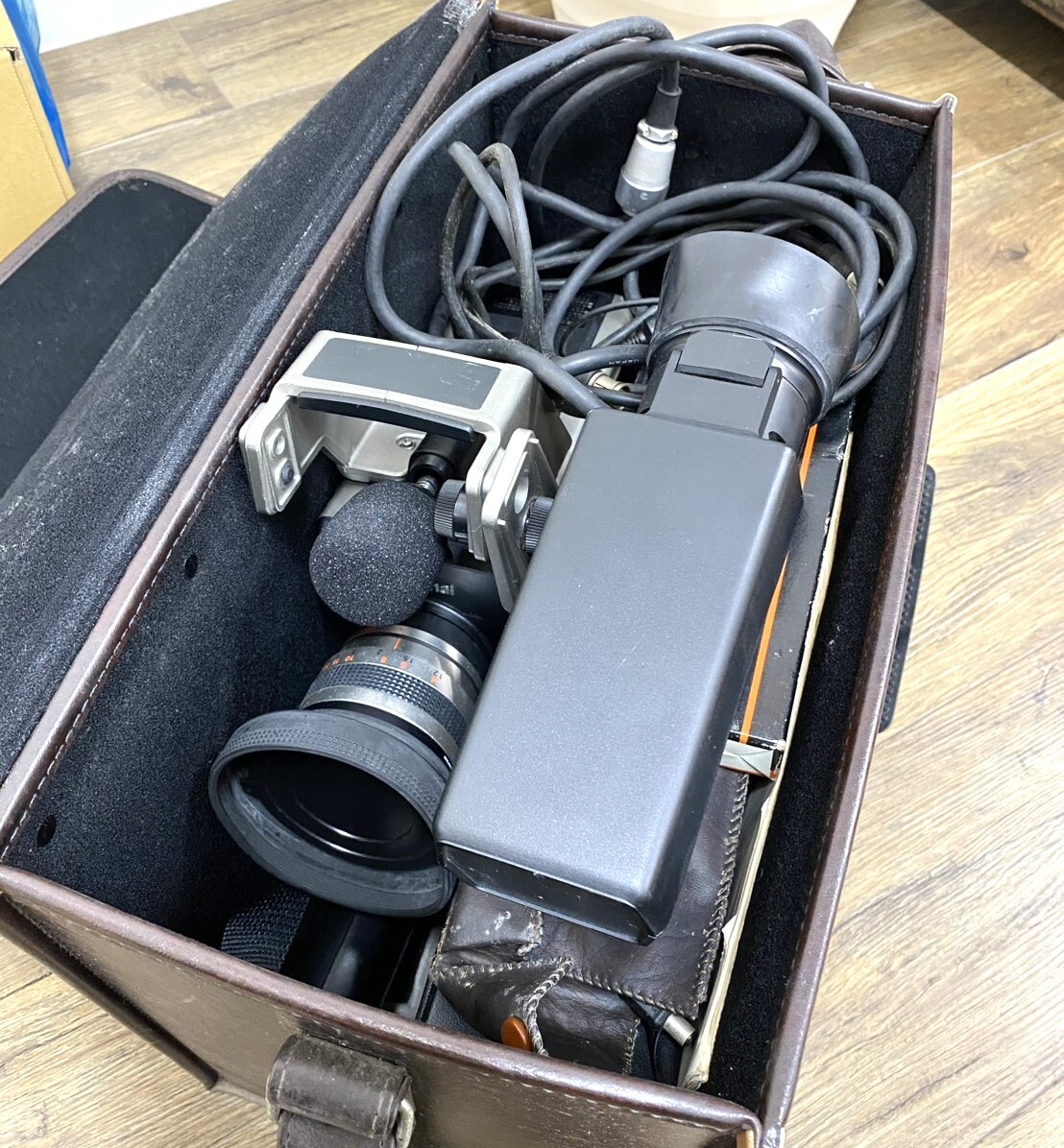 ※レトロ品 National ナショナル カラービデオカメラ VZ-C600 中古　★同時出品 NV-3000,VW-A37 アンティーク　ジャンク扱い　【C5162～】