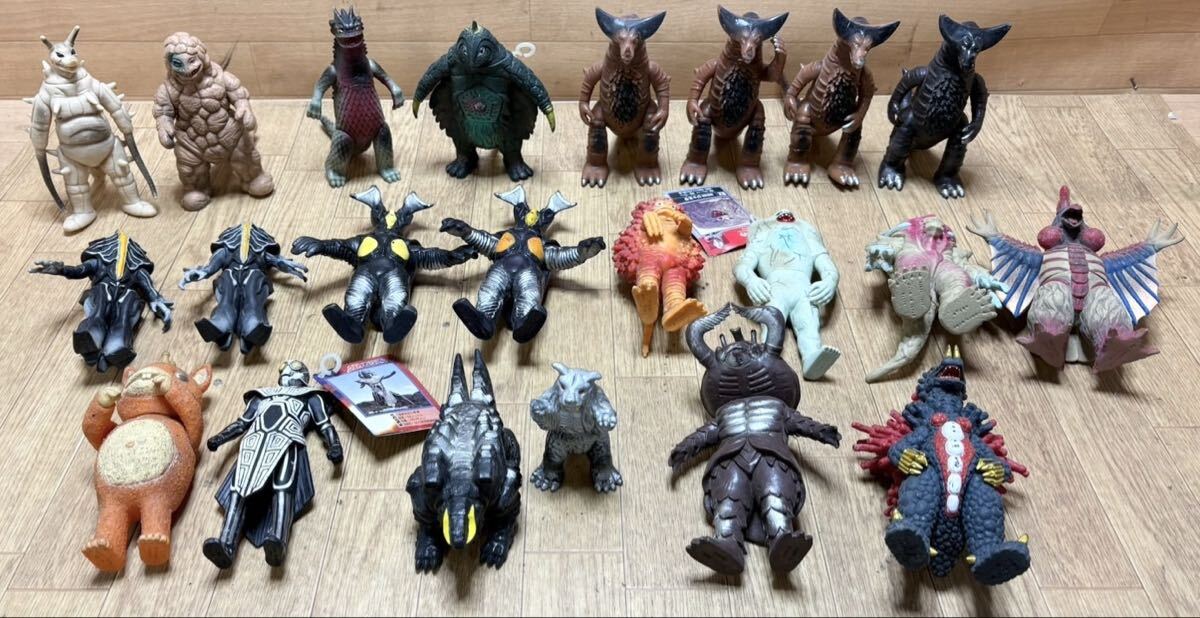 未使用 多数 ウルトラマン 怪獣 円谷プロ ソフビ フィギュア 等 大量 まとめて 20点 Z51