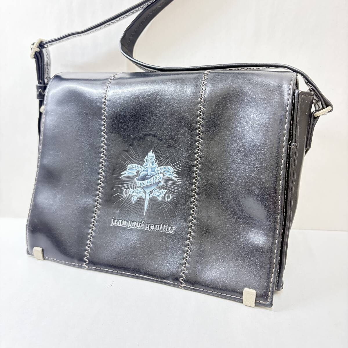 中古品 Jean Paul GAULTIER ジャンポール ゴルチエ "Archive" ソード&ハートタトゥー レザー ショルダーバッグ black