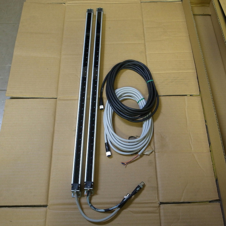 TAKEX スリムタイプワイドエリアセンサ SS20-T32 中古品