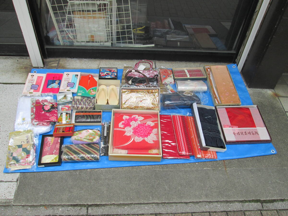 (21)♪和装小物 和柄 和風 バッグ 財布 帯 ハンカチ 重ね衿 帯揚 帯締め 他 35点以上 まとめて 長期保管品 未使用