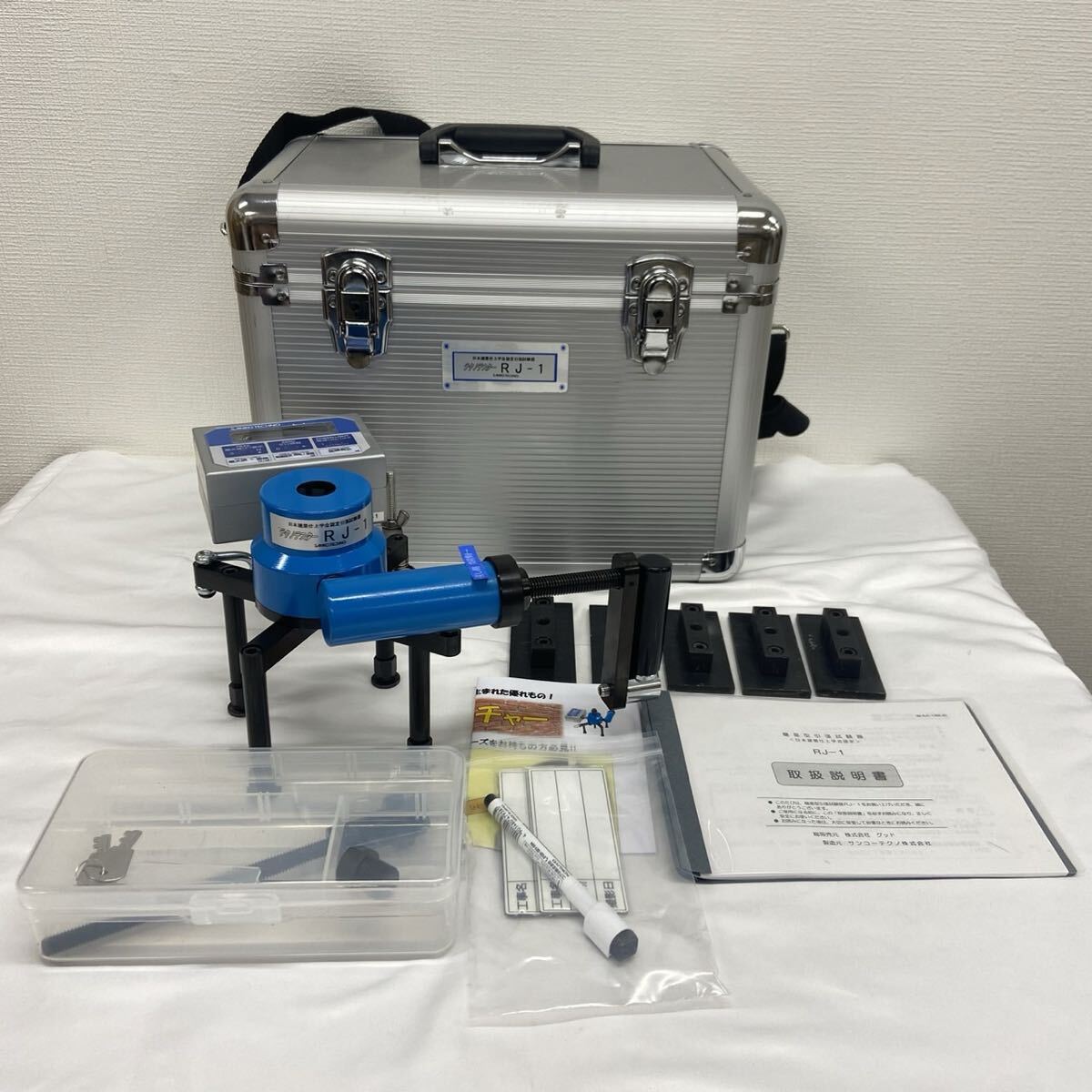 【美品】サンコーテクノ 簡易型引張試験器 テクノテスター RJ-1 ケース/付属品付 仕上げ材 付着力 引抜試験 鋼製プレート5点 動作確認済み
