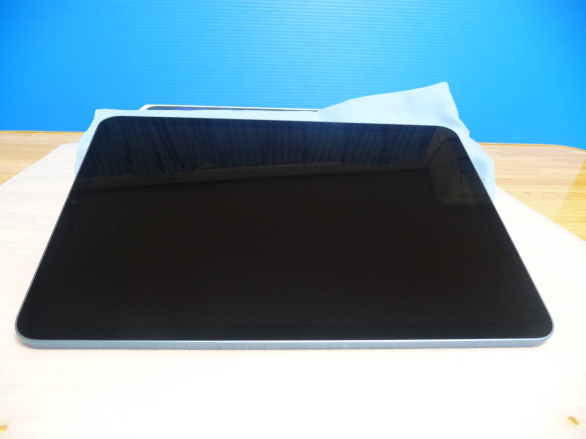 ◆展示美品 アップル iPad Air 10.9インチ 第5世代 Wi-Fi 64GB 2022年春モデル 3M9E3J/A(MM9E3J/A) [M1チップ/ブルー] 1点限り