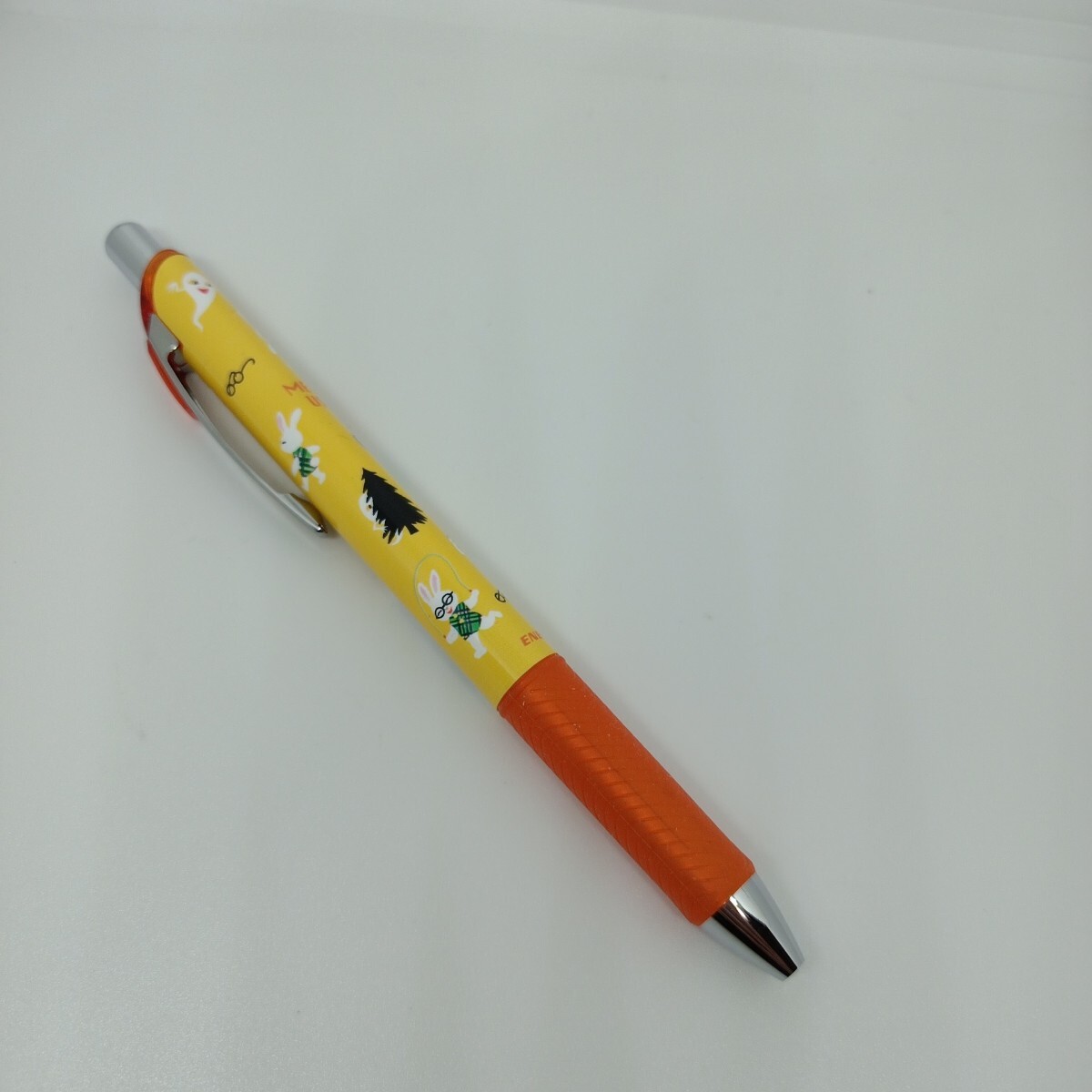 ぺんてる　ENERGEL　エナージェル　めがねうさぎ　ボールペン　0.5mm　絵本