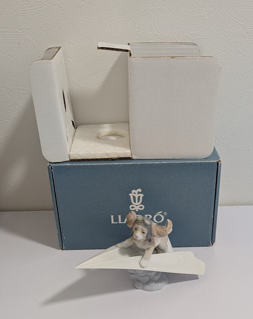 B-02522N リアドロ 現状品 保管品 紙飛行機と犬 陶器 置物 インテリア 6665 LLADRO 箱あり 詳細不明 西洋