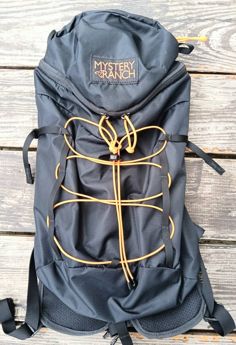 Mystery Ranch Gallagator 10 バックパック 耐候性トラベルバッグ 胸骨ストラップ付き ブラック、10L、L/XL