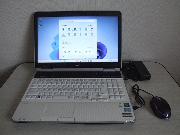☆高速SSD搭載 NEC PC-LL750FS3EW 第二世代 Core i7 2670QM 2.20GHz（4コア/8スレッド）/8GB/SSD120GB/Windows11 （割れあり）☆a356