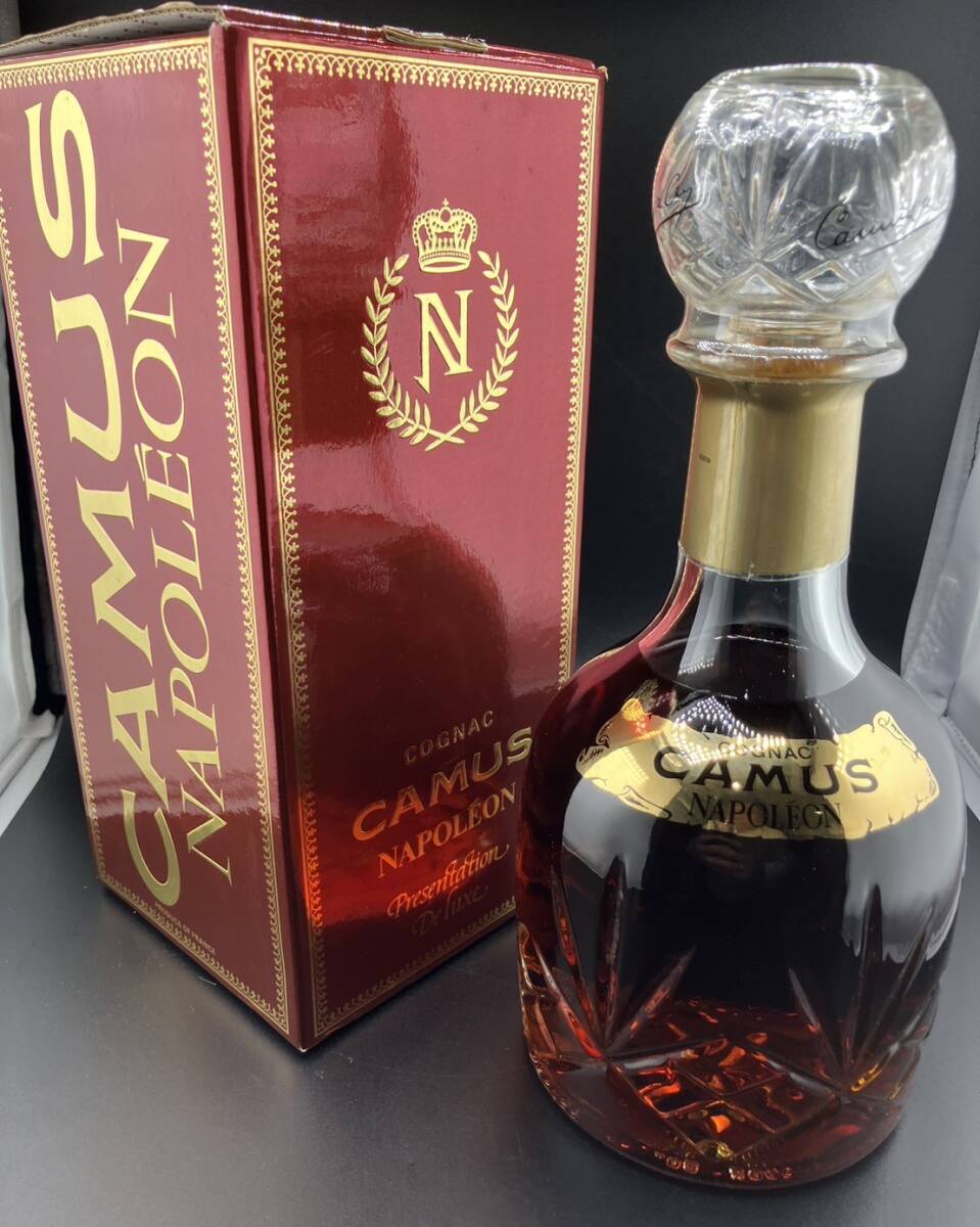 ★未開栓！ CAMUS カミュ ナポレオン プレゼンテーション デラックス 700ml 度数記載なし 箱付き コニャック