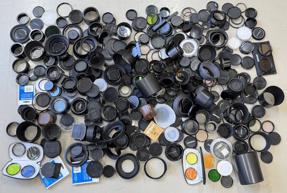 【大量】 ブランド多数 レンズキャップ フィルター レンズフード 等 カメラアクセサリー 大量 まとめ ジャンクP79