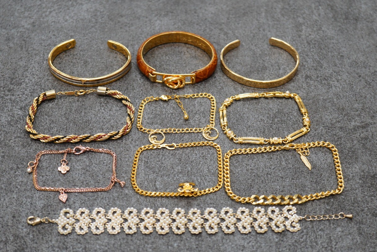 B450 海外製含む ゴールドカラー ブレスレット バングル 腕輪 ヴィンテージ アクセサリー 大量 セット まとめて おまとめ まとめ売り