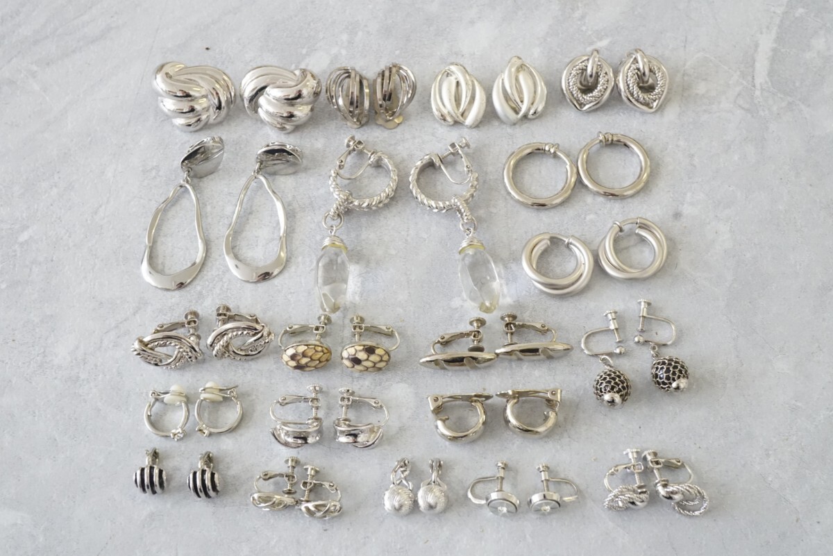 C638 シルバーカラー 海外製など イヤリング 両耳揃い 20点セット ヴィンテージ アクセサリー 大量 まとめて おまとめ まとめ売り 装飾品
