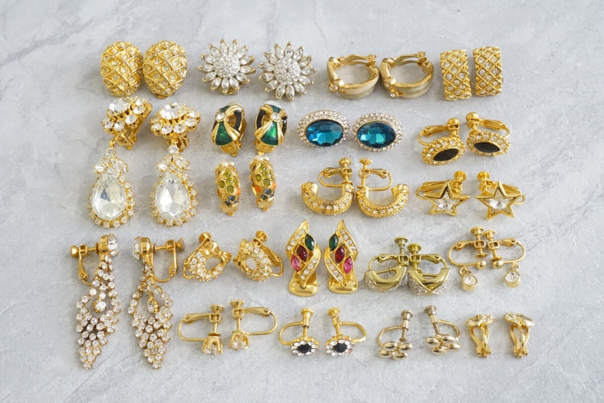 C627 ラインストーンなど 海外製含む ゴールドカラー ヴィンテージ イヤリング 両耳揃い 20点セット アクセサリー 大量 まとめて おまとめ