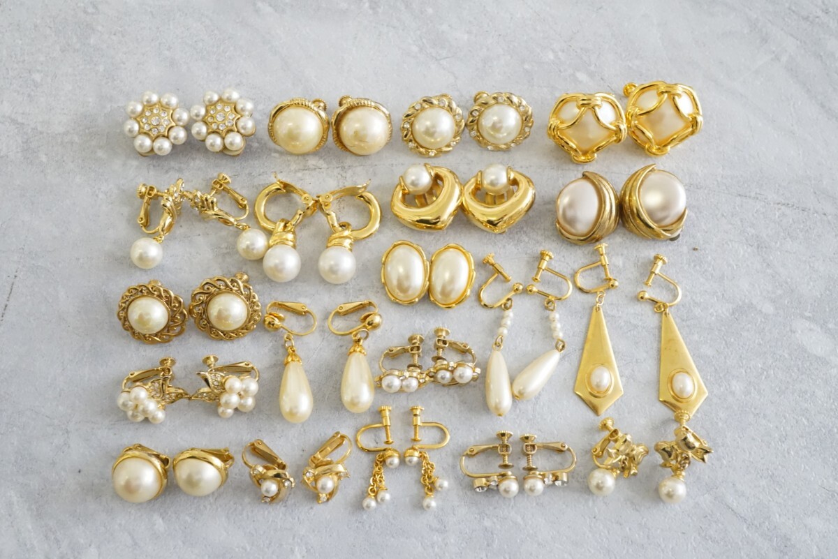 C622 パール風 ゴールドカラー 海外製など イヤリング 両耳揃い 20点セット ヴィンテージ アクセサリー 大量 まとめて おまとめ 装飾品