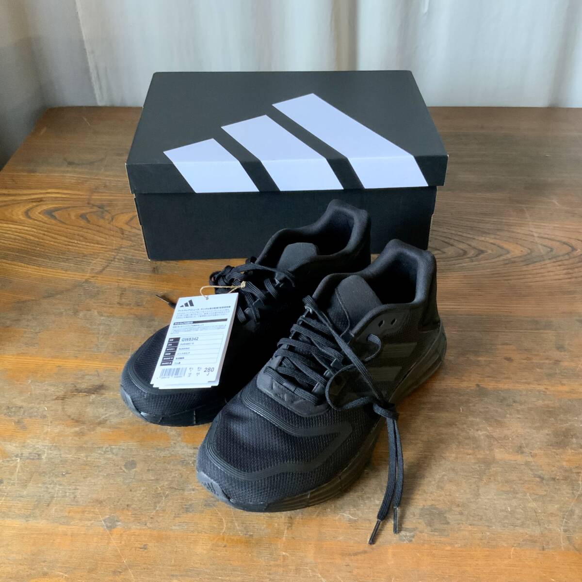 アディダス　スニーカー　28cm 箱付き【4-28】