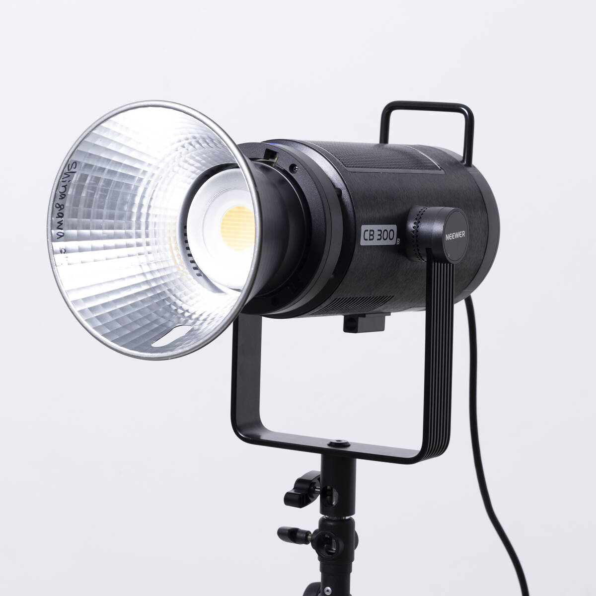 NEEWER CB300B 320W 撮影用　LED ライト　ジャンク品