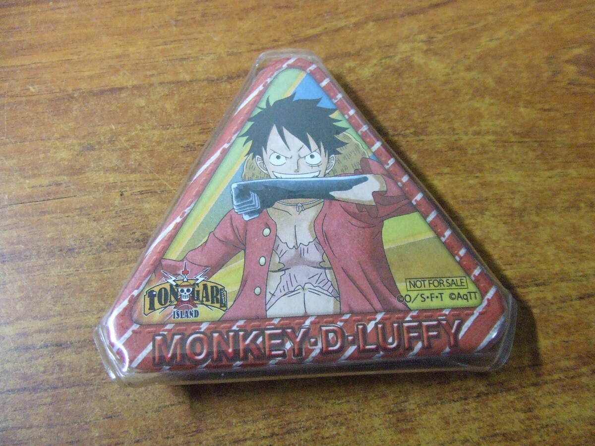 U679 東京ワンピースタワー　トンガリ缶バッジ ルフィ　 ワンピース　缶バッジ　中古