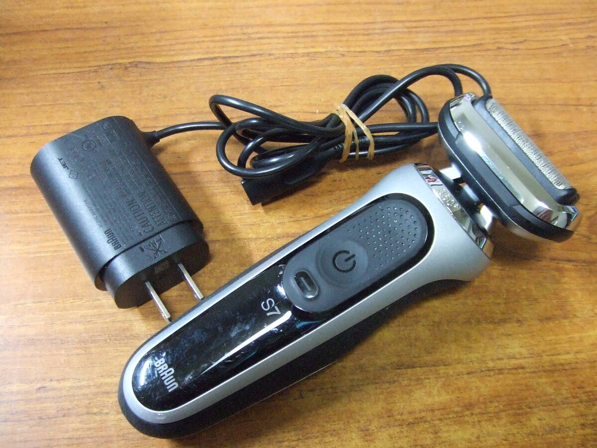 U861 BRAUN ブラウン S7 5764 電気シェーバー 360℃ 電動 ひげ剃り シリーズ7 中古 本体　2020年製