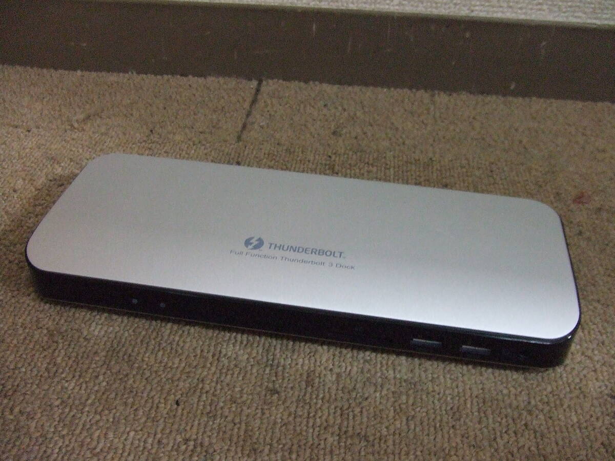 U909 ELECOM エレコム Thunderbolt 3 DOCK ドッキングステーション DST-TB301SV 中古　未確認　現状　ジャンク