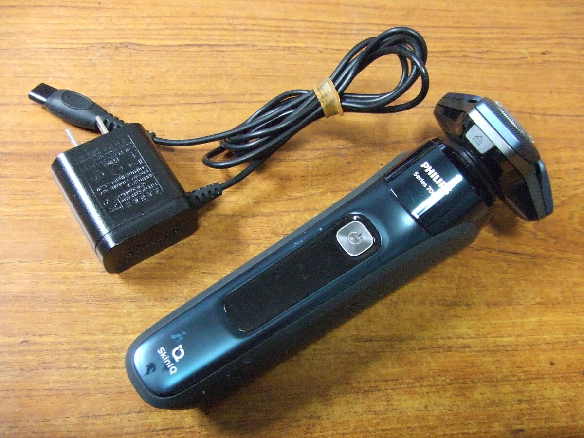 U949 PHILIPS フィリップス S7786　2022年製　SkinIQ 電気シェーバー シリーズ7000 中古　本体