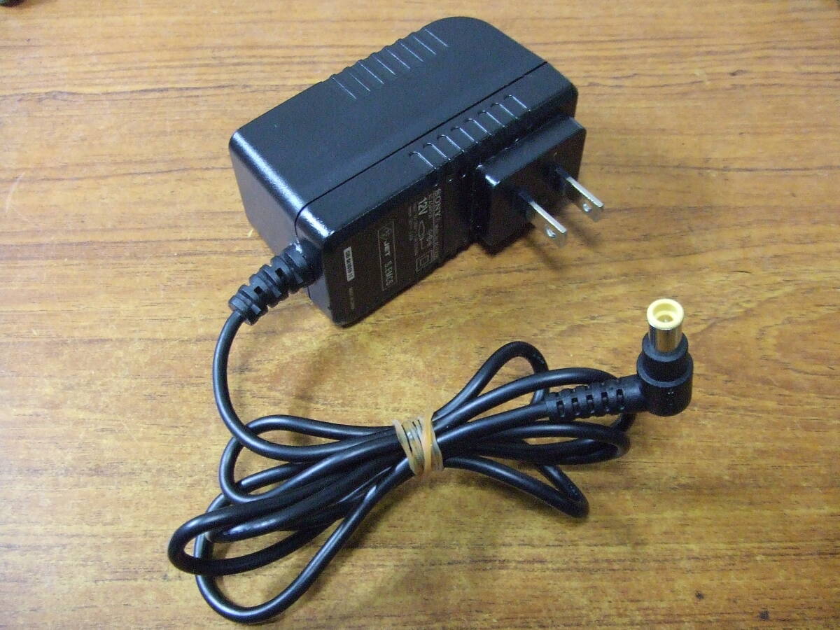U954 ソニー/SONY ACアダプター 純正 AC-FX195 12V 0.95A DVD/BD用　中古