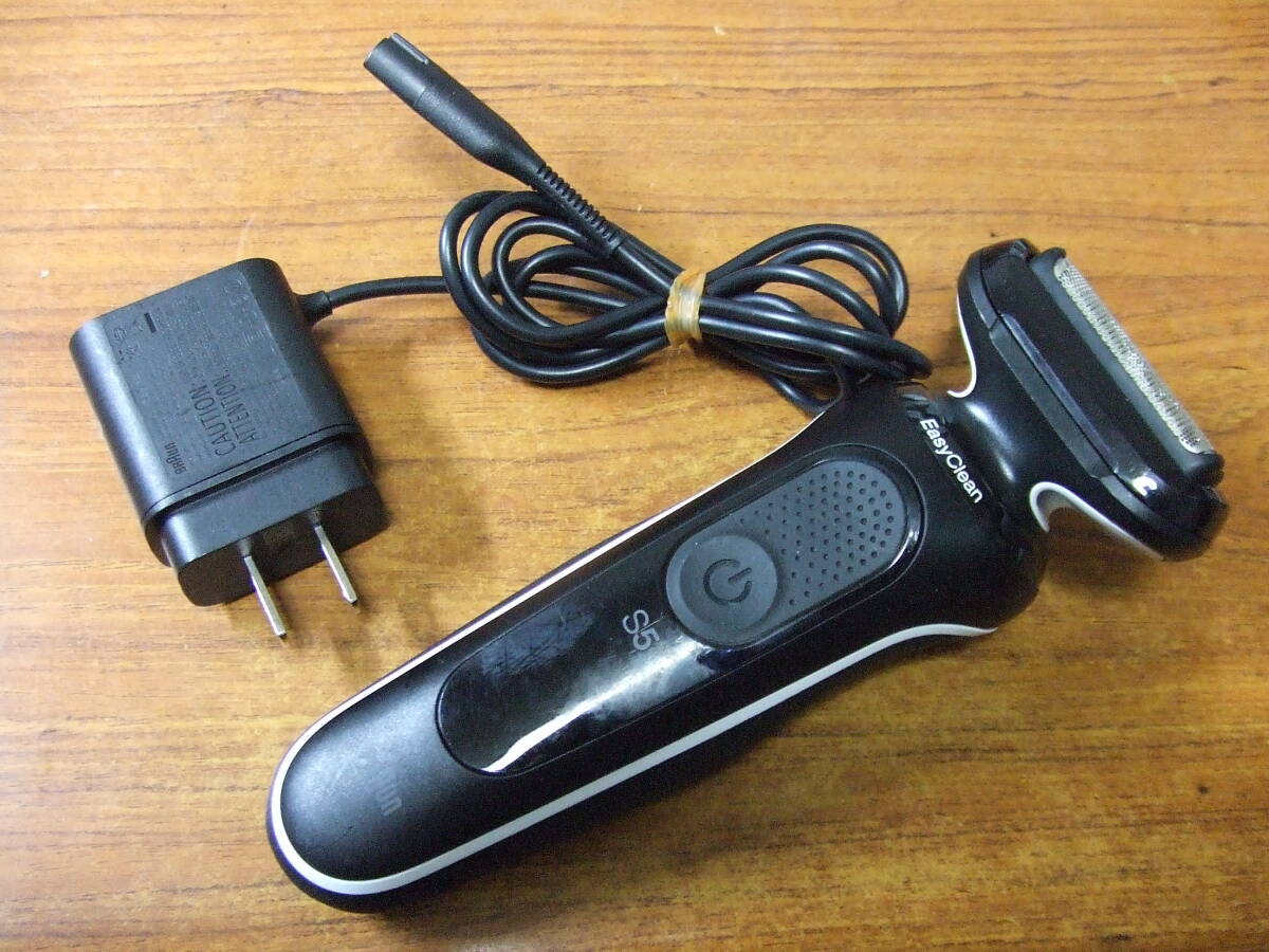 U965 BRAUN メンズシェーバー ブラウン S5 EasyClean シリーズ5 5762 　2022年製　中古 本体