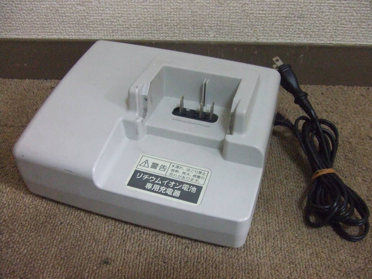 V83 パナソニック 電動自転車用バッテリー充電器 NKJ062 中古 本体