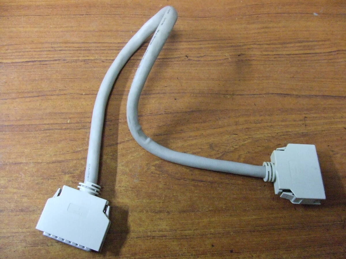 V90　SCSIケーブル　DAIDEN K.K. SCSI100 E91337 VW-1 AWM 80C 30V 中古　未確認　現状　ジャンク