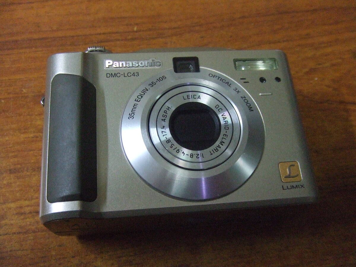 V101　ジャンク パナソニック Panasonic LUMIX DMC-LC43 乾電池駆動 デジカメ　中古　本体 