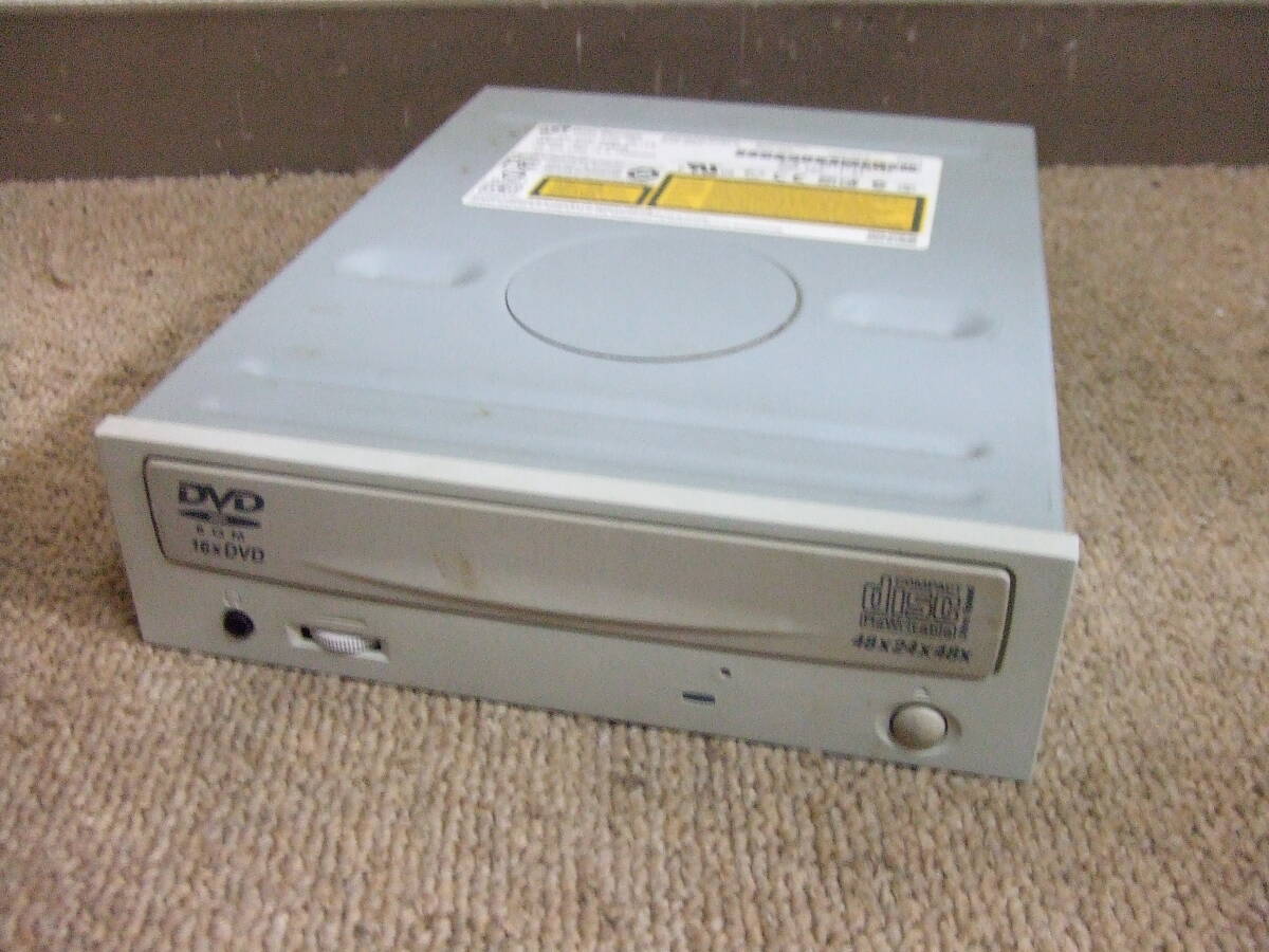 V142 HL Data Storage GCC-4480B CD-RW/DVD-ROMドライブ　中古　本体　未確認　現状　　ジャンク