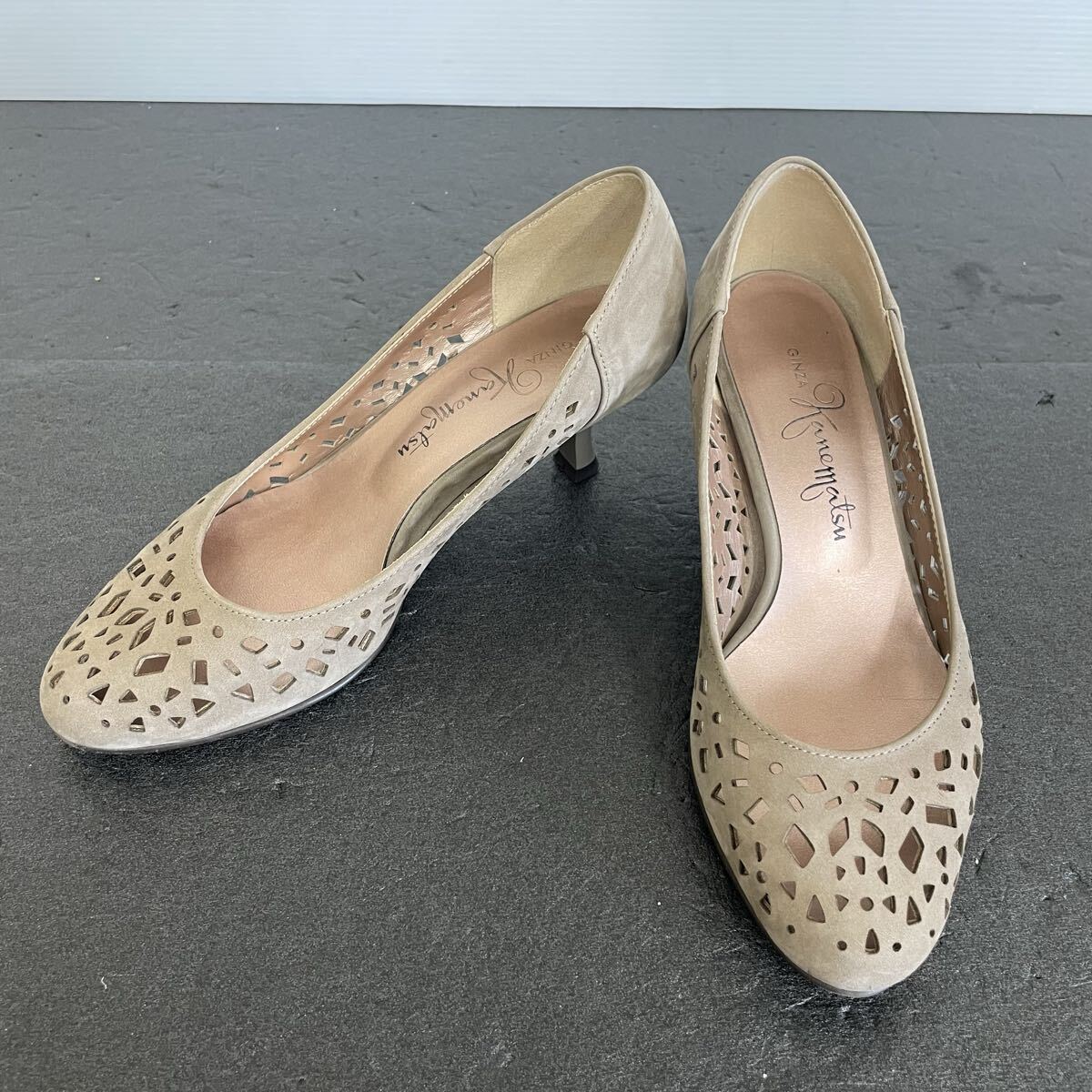 GINZA Kanematsu スエード ヒールパンプス ベージュ　サイズ21.5cm